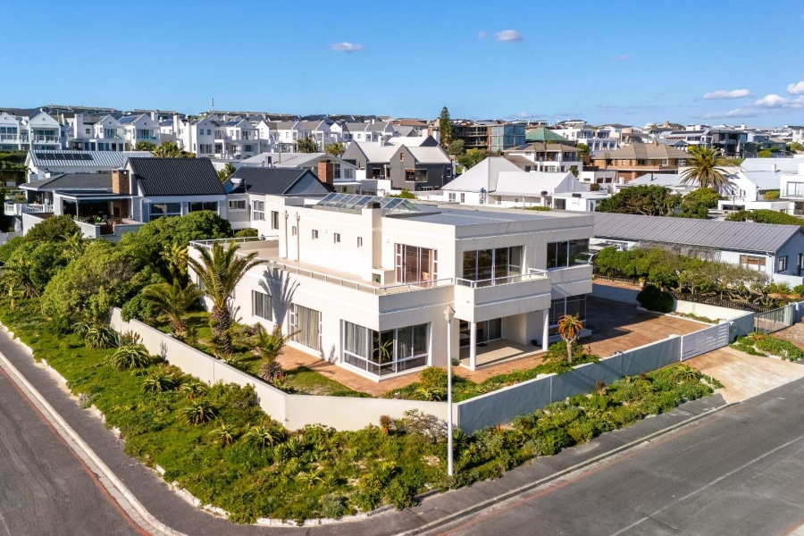 5 Bedroom Property for Sale in Bloubergstrand Western Cape